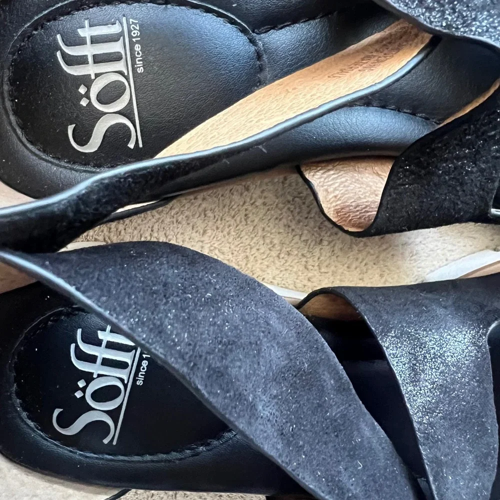 Sofft‎ Women 7.5M Black on Black Metallic Leather Ankle Strap Platform Sandal